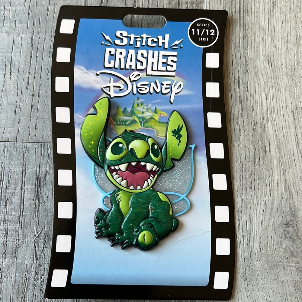Stich Crashes Disney Peter Pan Pin (NWT)